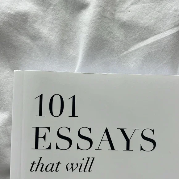 101 Essays that will Change the Way You Think by Brianna Wiest - Picture 3 of 3